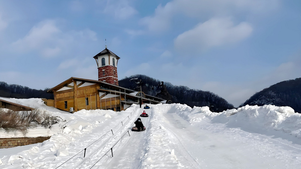 吉华长寿山滑雪场
