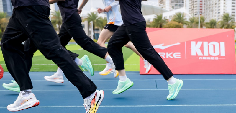 鸿星尔克发布 K101 无板训练跑鞋3.jpg