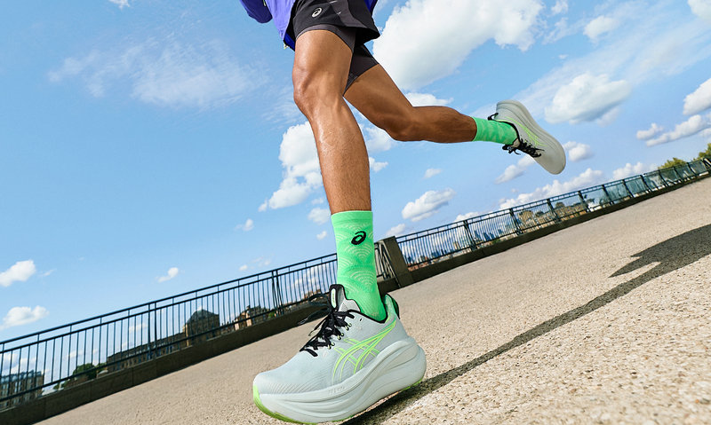 亚瑟士全新GEL-NIMBUS 28跑鞋.jpg